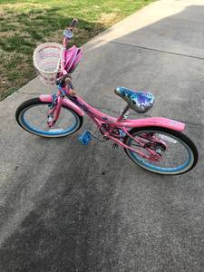 Girls bike (Maryville)