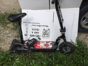 Electric scooter--- Schwinn S 400- fast fun and in great shape!