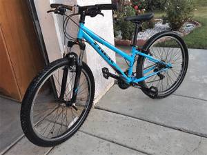2019 Sky Blue Trek 820 Mountain Bike (Fresno)