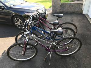 3 Mountain Bikes - Like New - Perfect for Summer (Ocean)