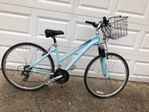 Ladies Schwinn 3rd Ave size Small - Basket and bell - Hybrid road bike