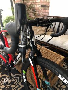 Specialized road bike with crossover wheels and tires (Oklahoma city)