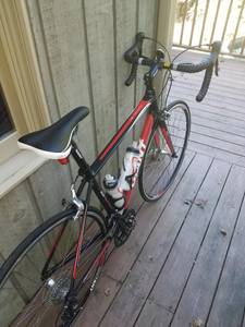 2014 GIANT Road BIKE LIKE NEW (georgetown In)