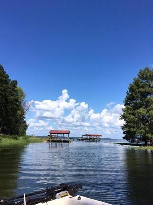 Monthly RV sites for rent on Toledo Bend with lake access