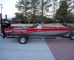 Super fishing boat 2008 Bass Tracker Clean Title