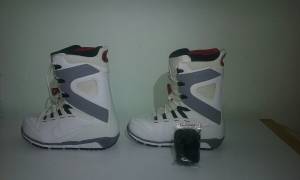 Nike Air Snowboard Shoes-Men's size 8 (Havertown)