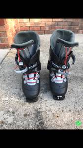 Mens Ski Boots (Bloomfield, NY)