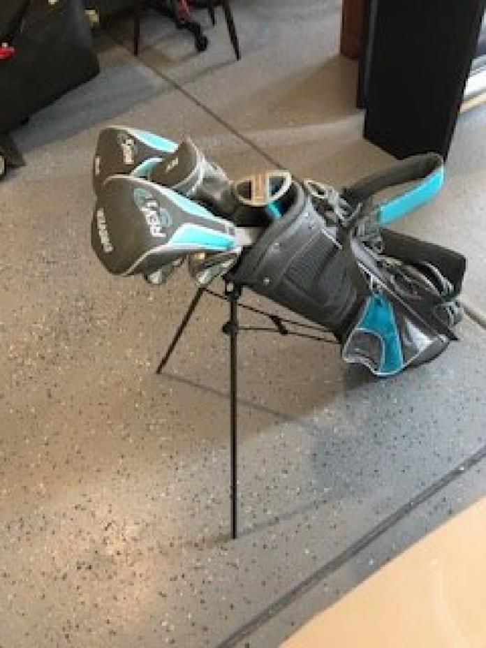 Beginner girls golf club set with bag-free