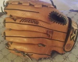 Youth Baseball Glove (Robert Lee, Texas)