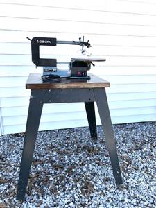 Delta scroll saw, table, & stand (Corryton/Plainview area)