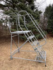 Uline Rolling Platform Ladder (New Berlin)