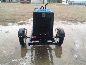 Miller Kubota 325 AC DC welder 12000 watt generator
