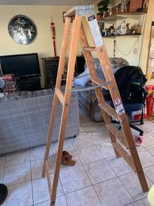 Davidson 6 Feet Wood Step Ladder