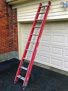 Louisville Ladder FE3220 Fiberglass Extension Ladder 20 ft (northeast
