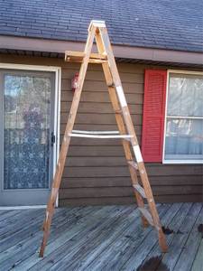 8' Werner Wooden Ladder (Kokomo)