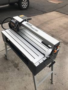 Chicago Electric Power Wet cut Tile Saw
