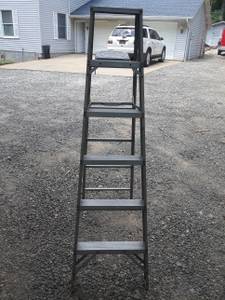 6' Aluminum step ladder (Dover)