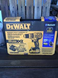 Dewalt Hammer Drill Kit (conifer)