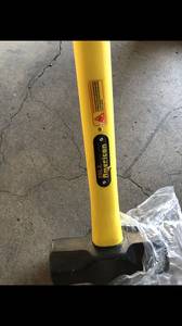 Fiber glass sledge hammer 12 lb (Long Beach)