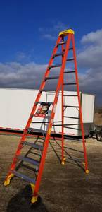 New Werner 12 foot step ladder (woodstock il)