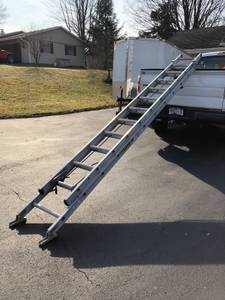 24 foot aluminum ladder (Dansville)