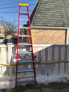 New Louisville 10' fiberglass ladder (Park ridge)