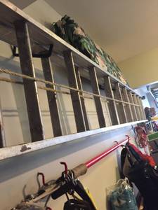 24 foot heavy duty extension ladder-250 lb. (Suwanee,GA)