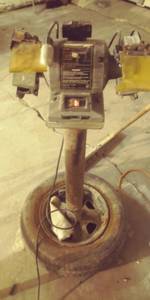 6in BENCH GRINDER w pedistal (Shawnee)