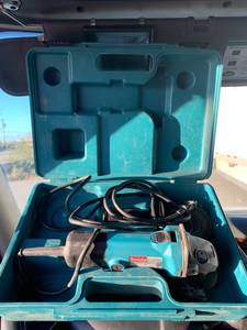 Makita 9523NBH Grinder with Box (Yuma, AZ)