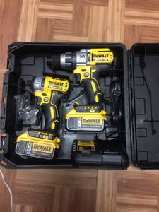 Dewalt 1/2in Heavy duty cordless impact wrench, 2 battery and charger (Pompano