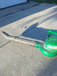 Leaf blower (Terre Haute)