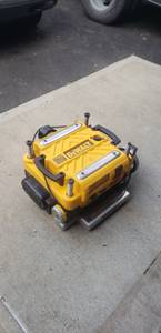 Dewalt planer (Camby)