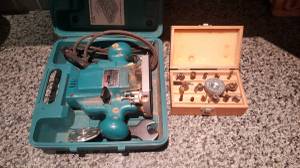 Makita router, with bits (Wellesley)
