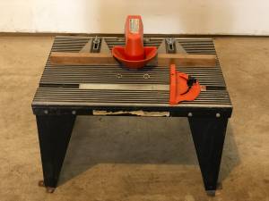 Metal benchtop router table (Reston)