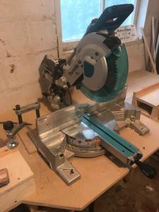 Makita sliding miter saw (Moultrie)