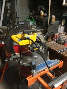 Dewalt D705 miter saw (East Leroy)