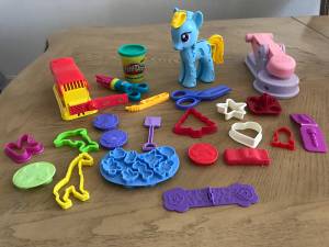 Play-doh bundle (Far East)