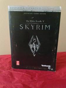Skyrim Official Game Guide (Midtown)
