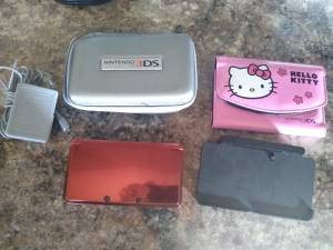 Nintendo 3DS + Cases (Manitou)