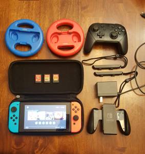 Nintendo Switch 32gb Console 7 Games Pro Controller +More (east greenwich)
