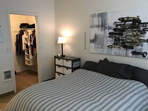 Looking for A Place/Roomate!