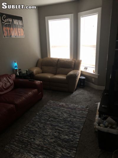$550 Three room for rent in Milwaukee