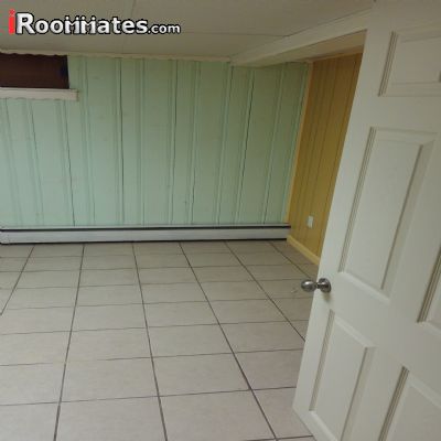 $550 Three room for rent in Bloomfield