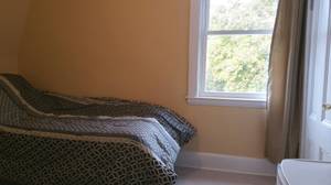 Nice Cozy Room near 52 Bus, 1 Mile to T at Newton Center