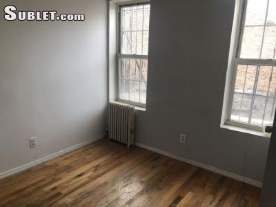 $950 Four room for rent in Williamsburg