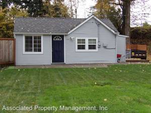 Teacher seeks roommate for cute bungalow near downtown Hillsboro (2185 NW