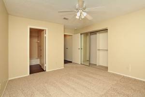 Contemporary Finishes, Built in Shelving, Ceiling Fans (Round Rock) $1300 2bd