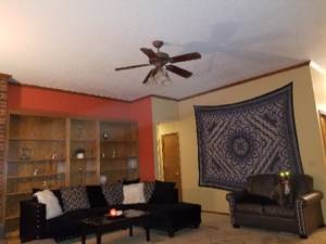 Available room 400 all bills (Northwest Oklahoma City, OK)