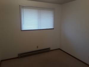 Female Roomate Wanted (NW Oak Ave)