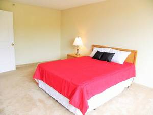 PRIVATE BEDROOM IN SHARED APARTMENT - RENT SPECIALS $735 2bd 855ft 2